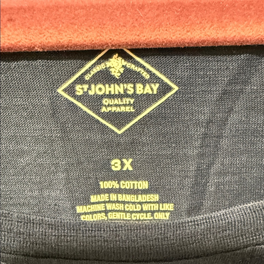 St John’s Bay Women’s Navy Short Sleeve Tee with Eyelet Sleeve Detail - Picture 4 of 5